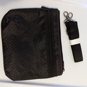 Thirty-one crossbody